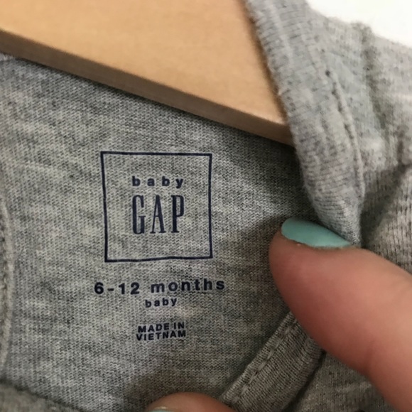 Gap | Cats with Stars Graphic Print Top - Picture 3 of 4